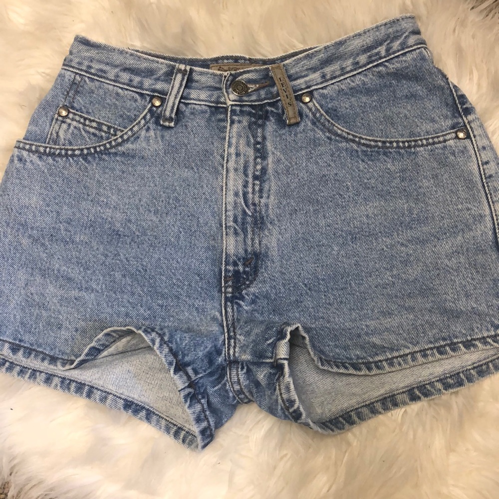 Vintage Levi Mom Jean Shorts